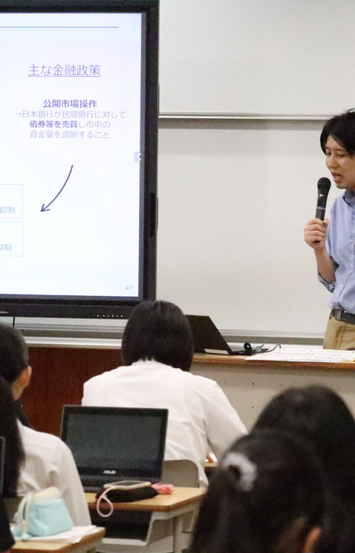 ２５年度の金融リテラシー検定を校内で実施しました。