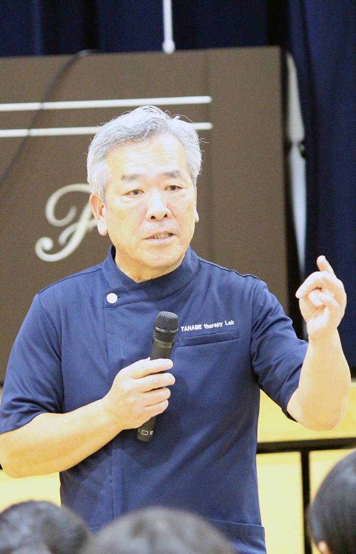 人の生活を支える「作業療法学」を学びました          湘南医療大学出張講義