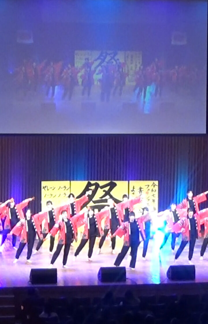 世界各国の人々を魅了！3年生有志によるパフォーマンス